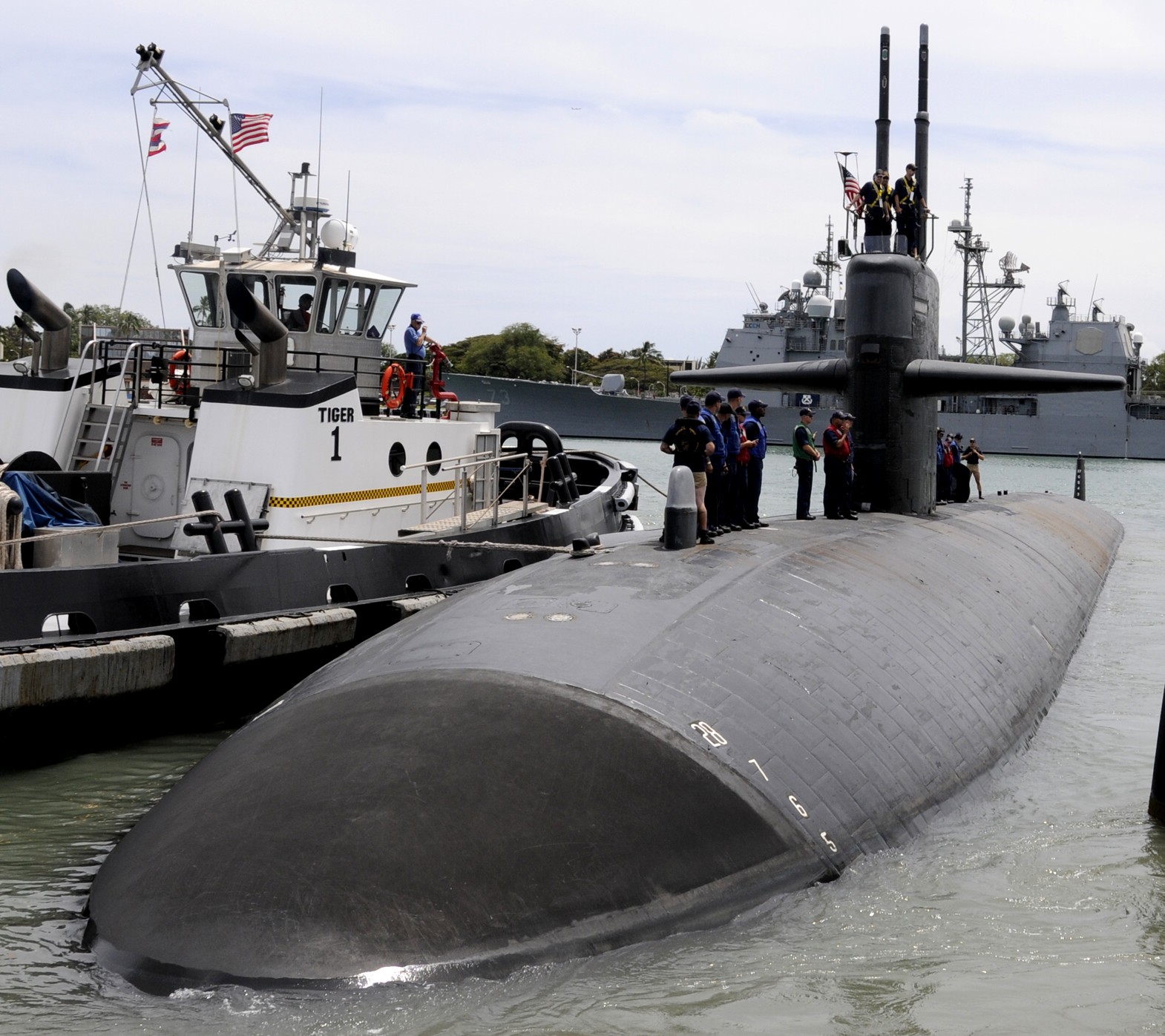 uss bremerton ssn-698 los angeles class attack submarine us navy 2011 14