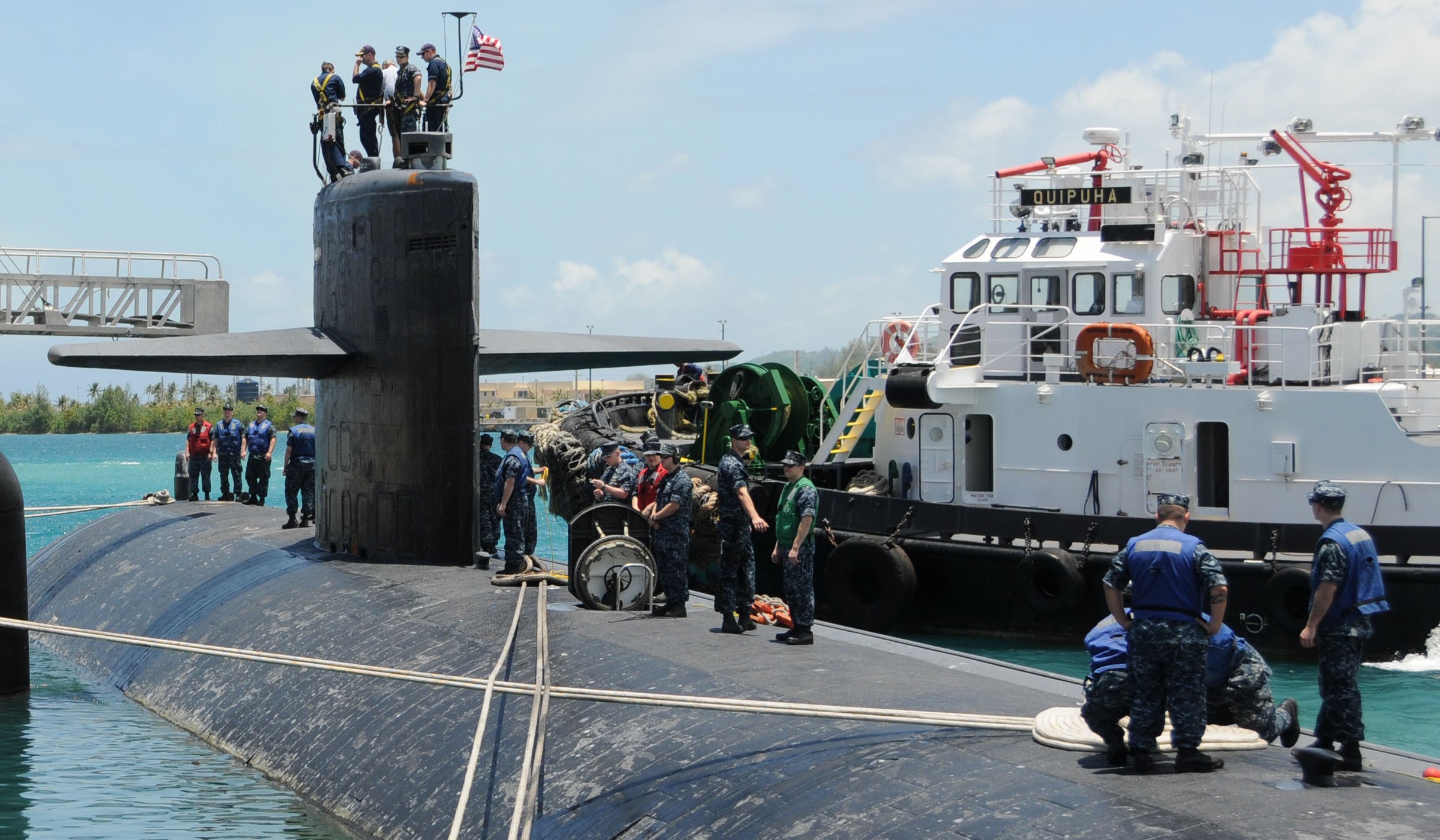 uss bremerton ssn-698 los angeles class attack submarine naval base guam apra harbor 2013 23