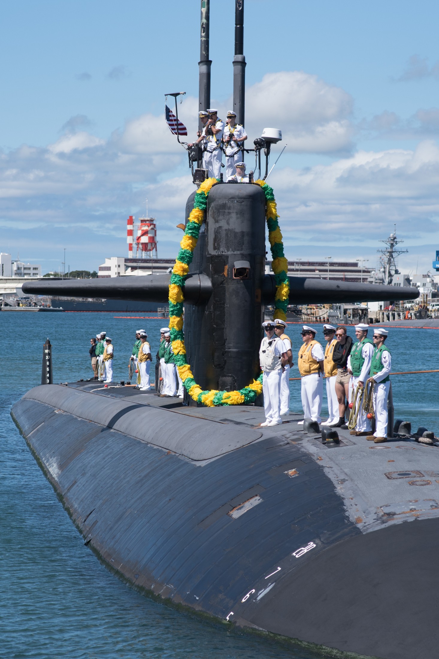 uss bremerton ssn-698 los angeles class attack submarine returning pearl harbor hickam hawaii 2018 homeport 42