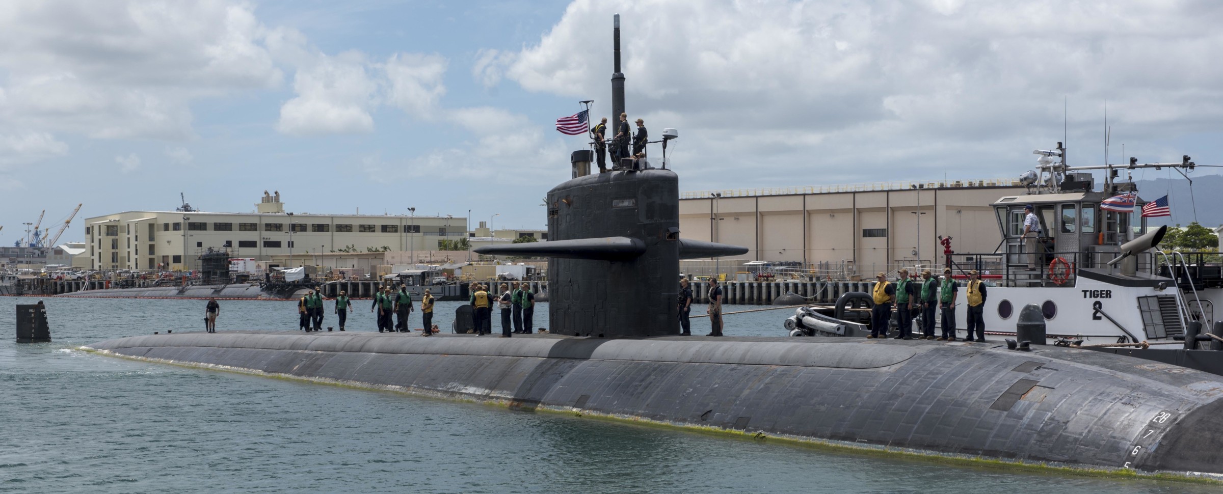 uss bremerton ssn-698 los angeles class attack submarine departing pearl harbor hawaii final time 2018 inactivation 46