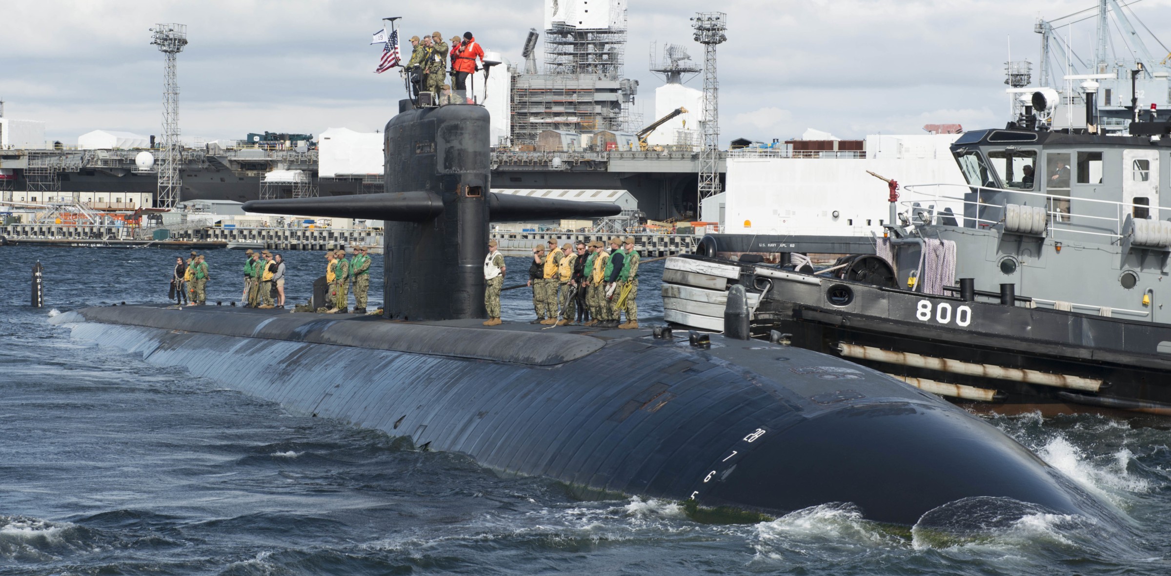 uss bremerton ssn-698 los angeles class attack submarine arriving puget sound naval shipyard washington 2018