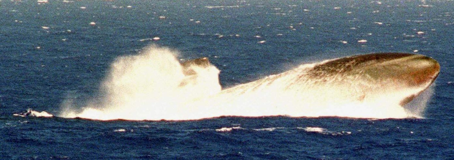 uss bremerton ssn-698 los angeles class attack submarine us navy emergency surfacing blow 1996