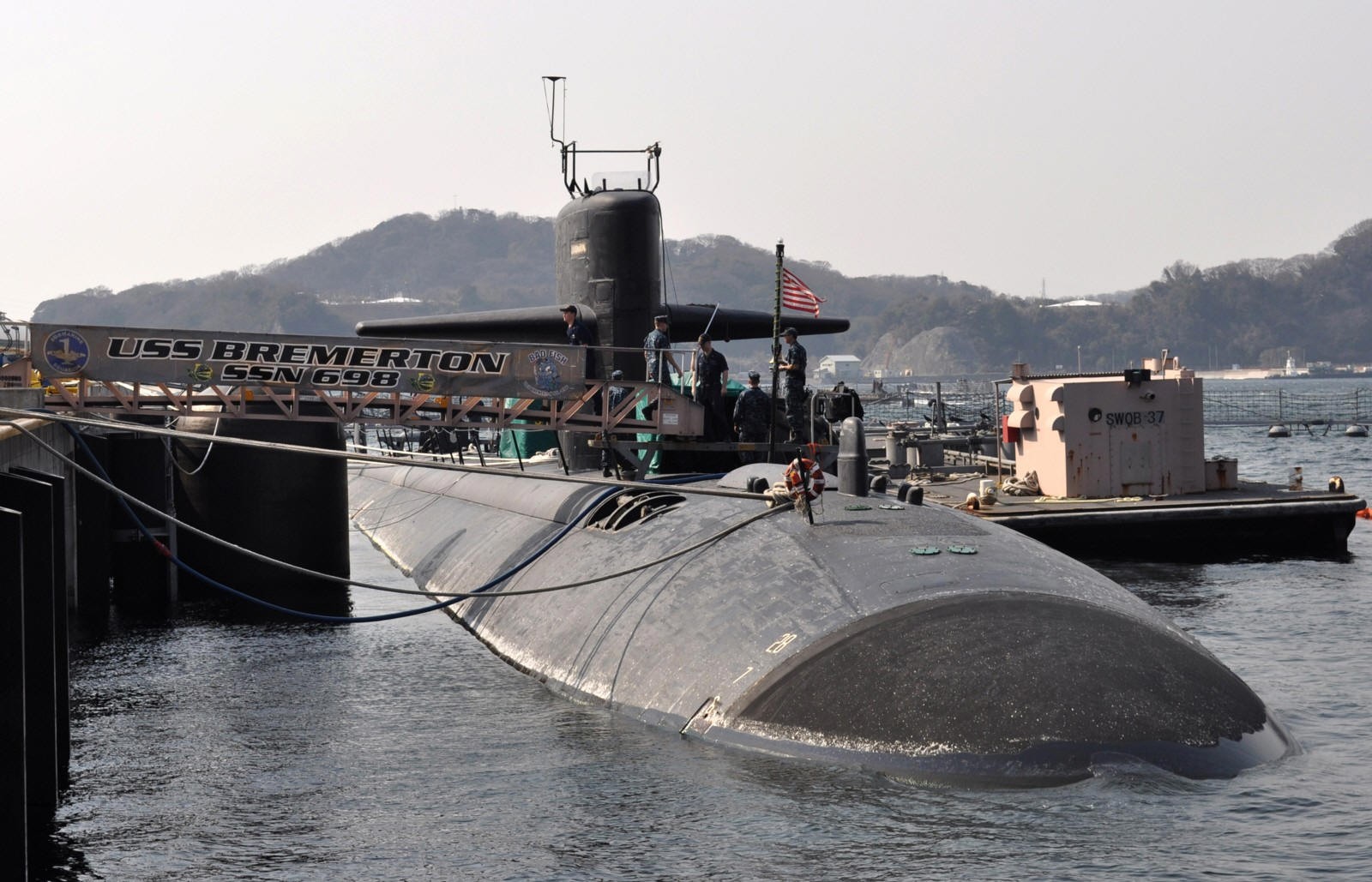 uss bremerton ssn-698 los angeles class attack submarine us fleet activities yokosuka japan 2013