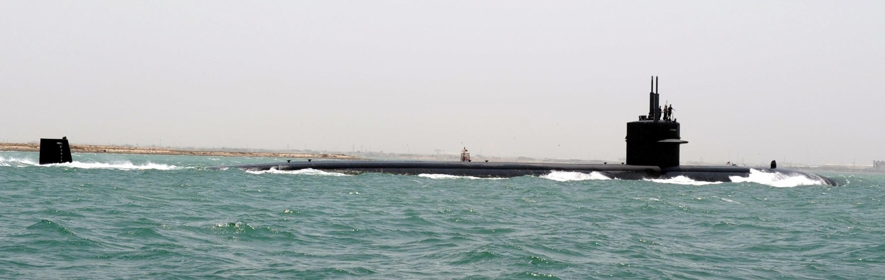 uss bremerton ssn-698 los angeles class attack submarine us navy bahrain 2011 72