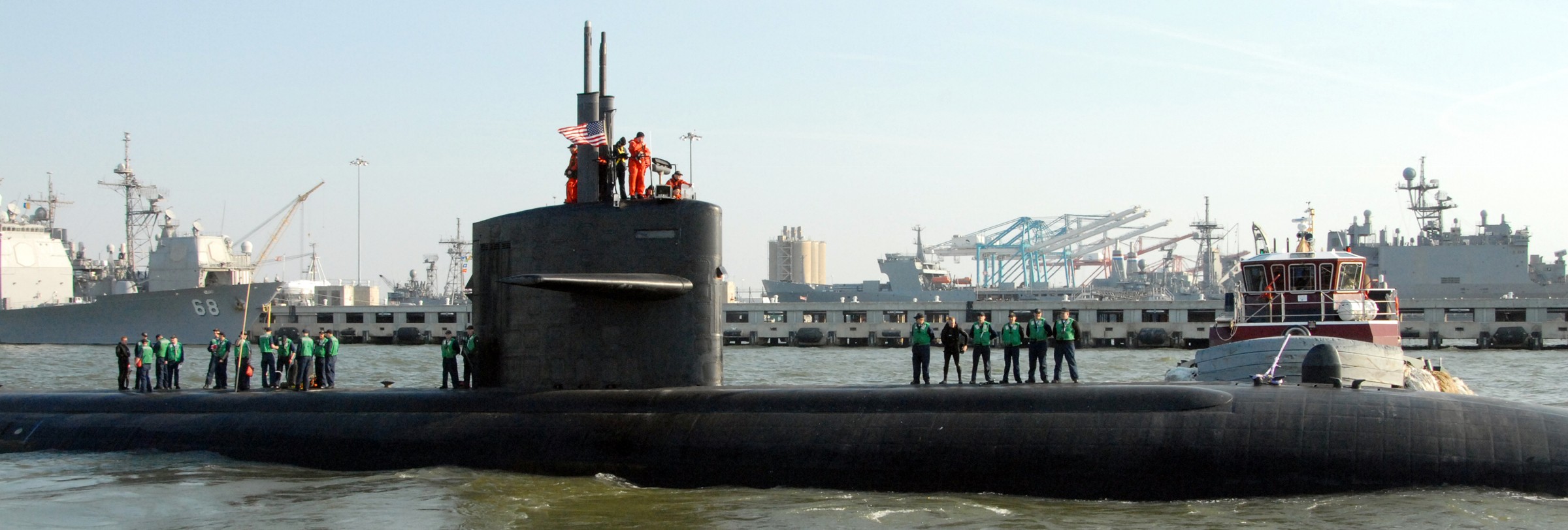 uss jacksonville ssn-699 los angeles class attack submarine departing norfolk virginia final time 2009 09