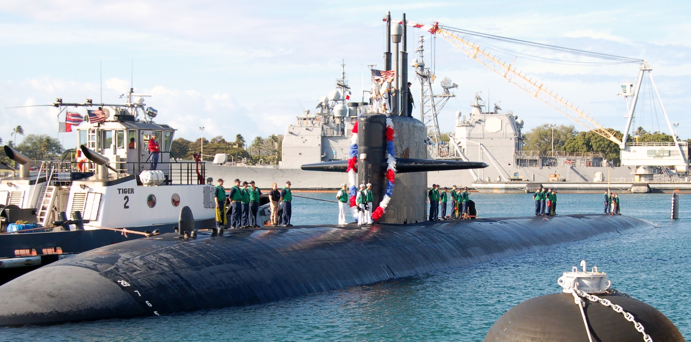 uss jacksonville ssn-699 los angeles class attack submarine arriving pearl harbor hawaii new homeport 2009 11
