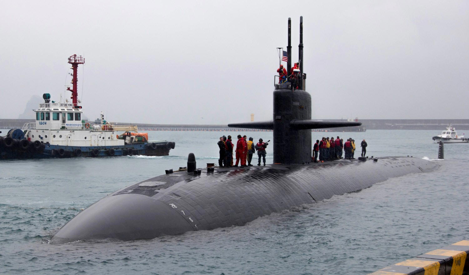 ssn-701 uss la jolla los angeles class attack submarine us navy general dynamics electric boat groton