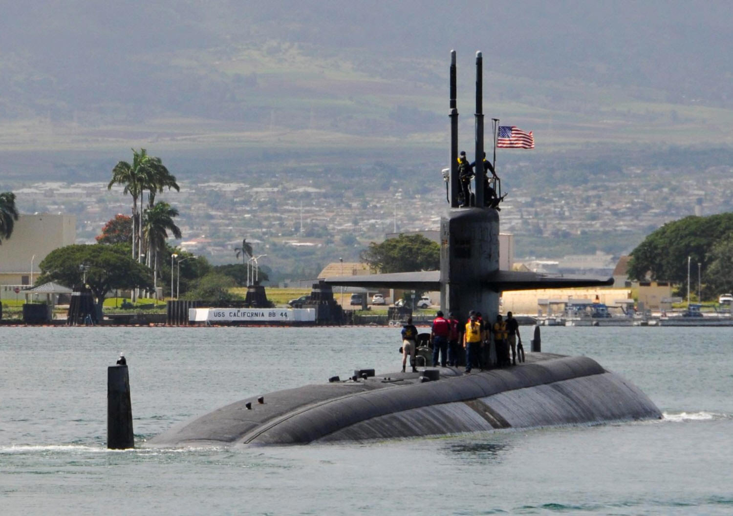 uss la jolla ssn-701 los angeles class attack submarine pearl harbor hickam hawaii