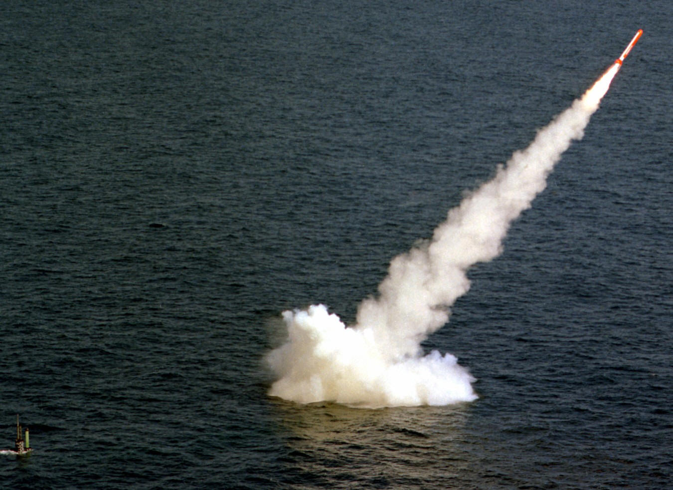 ssn-701 uss la jolla ugm-109 tomahawk tlam missile underwater launch