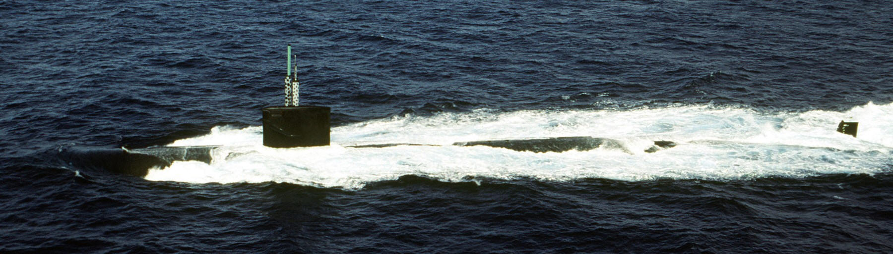 ssn-702 uss phoenix los angeles class attack submarine