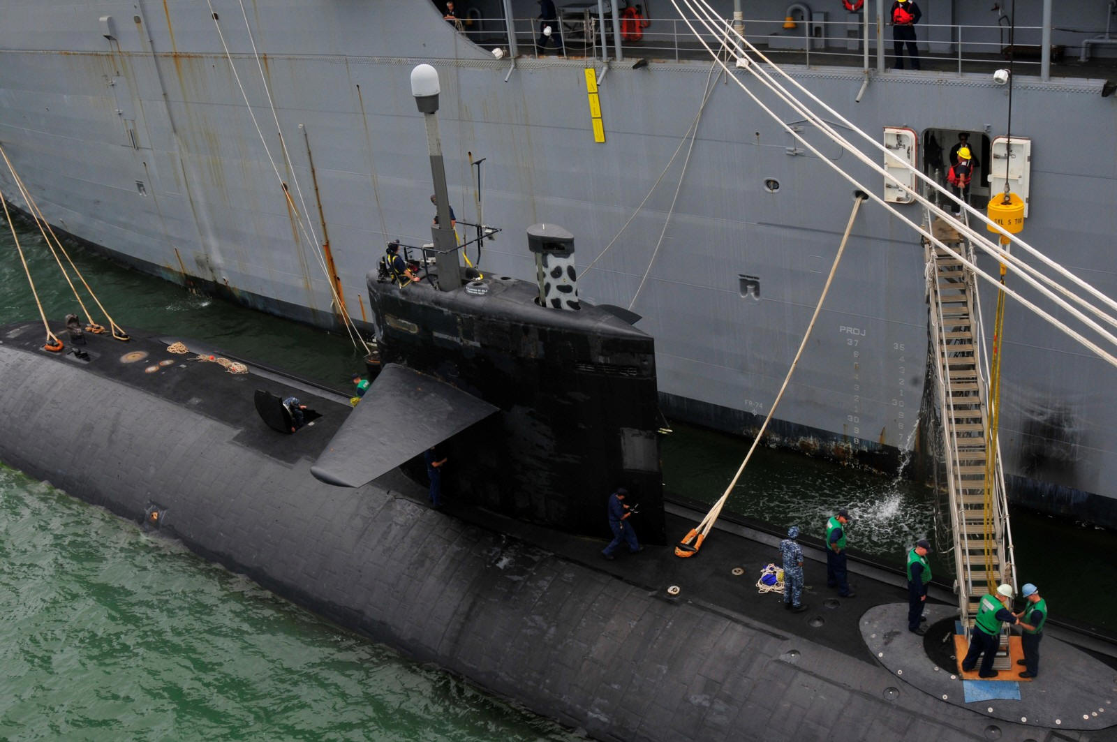 ssn-715 uss buffalo los angeles class attack submarine us navy newport news shipbuilding