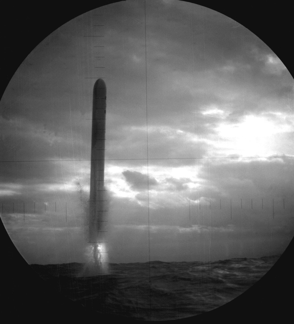 ssn-720 uss pittsburgh ugm-109 tomahawk land attack missile tlam vls operation desert storm 1991