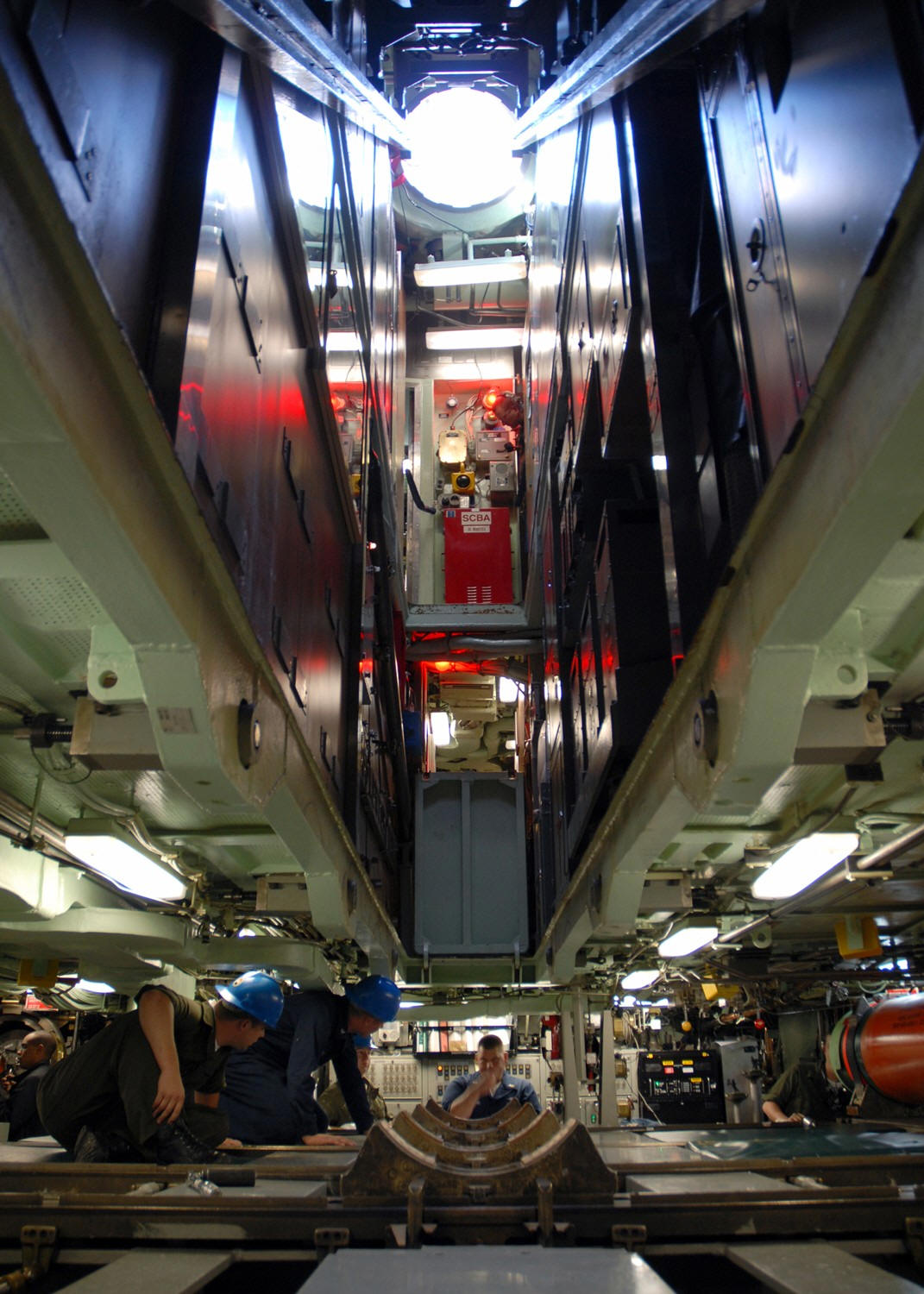ssn-750 uss newport news torpedo room