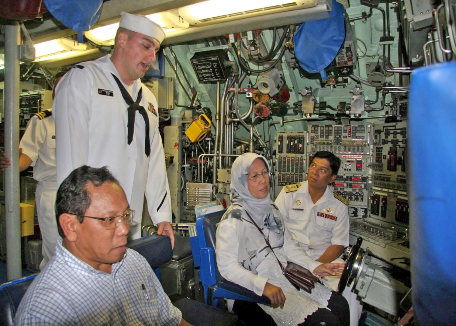 ssn-752 uss pasadena sepanggar malaysia
