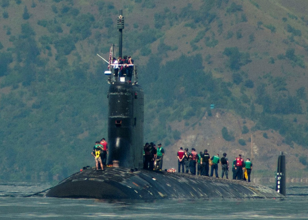 ssn-776 uss hawaii virginia class attack submarine us navy 2012 13
