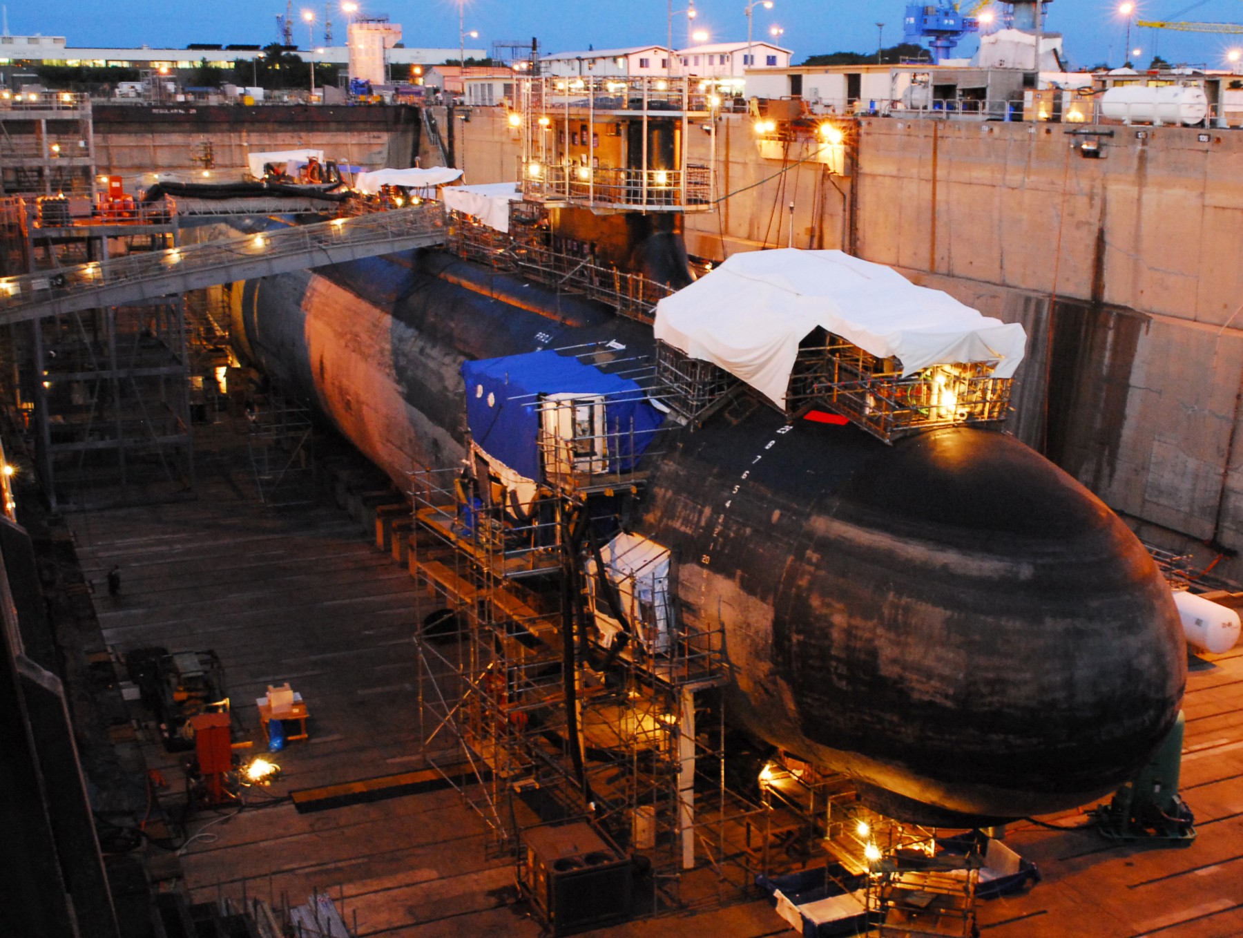 ssn-776 uss hawaii virginia class attack submarine us navy 2010 28 pearl harbor naval shipyard drydock
