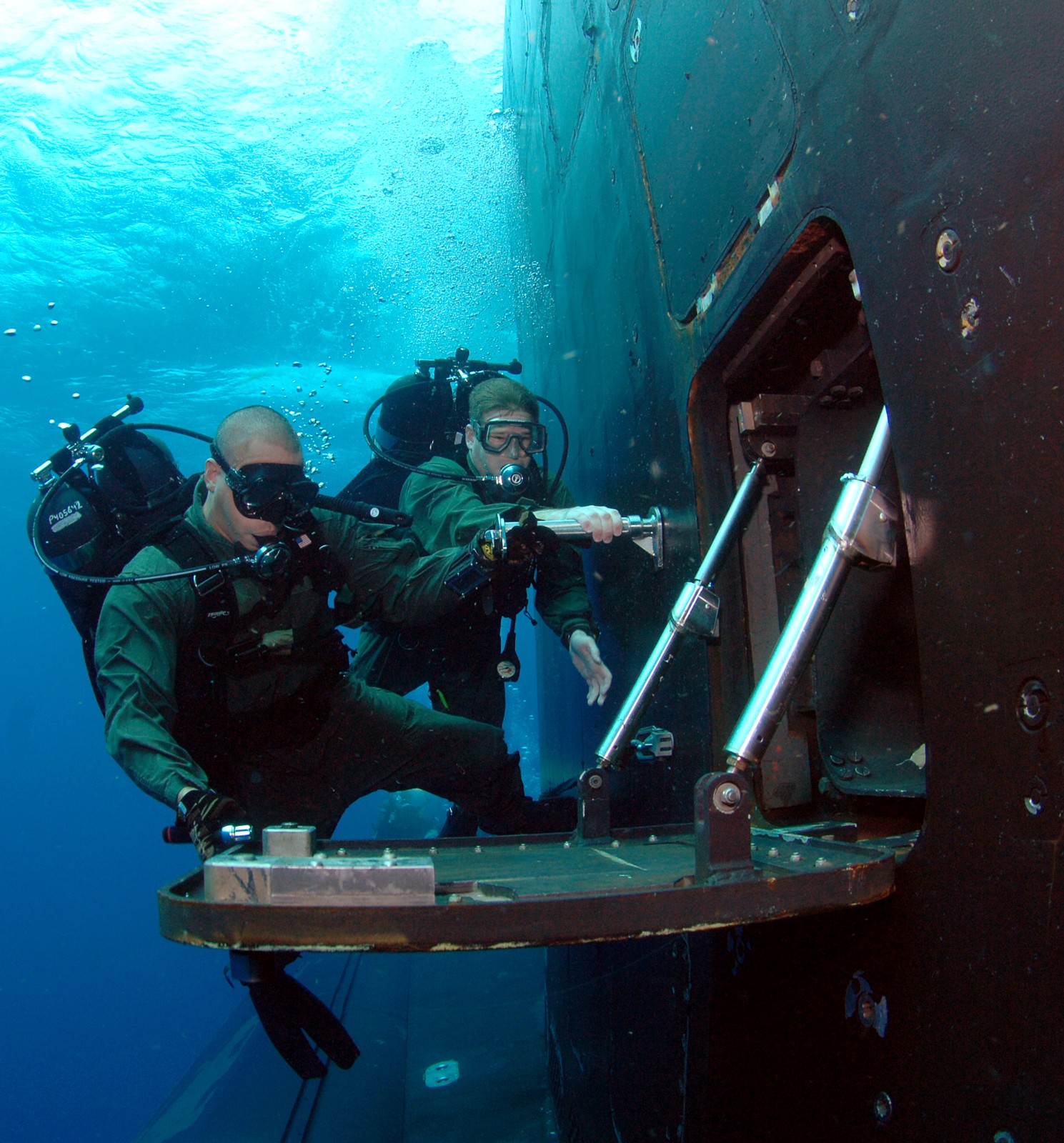 ssn-776 uss hawaii virginia class attack submarine us navy 2007 43 naval special warfare logistics support