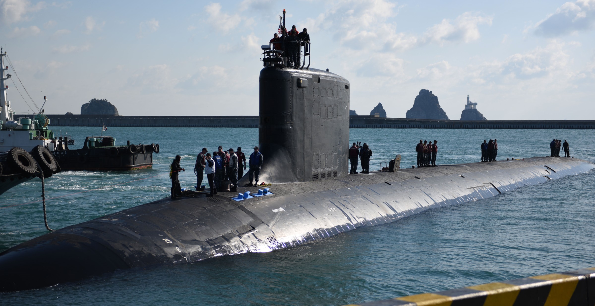 ssn-777 uss north carolina virginia class attack submarine us navy 2016 02 busan korea
