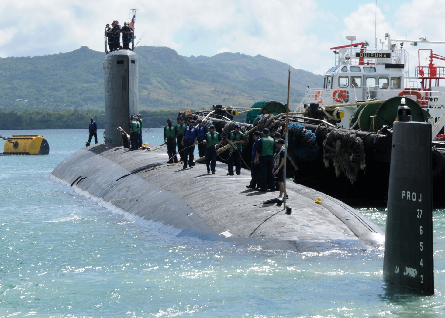 ssn-777 uss north carolina virginia class attack submarine us navy 2012 12 polaris point guam