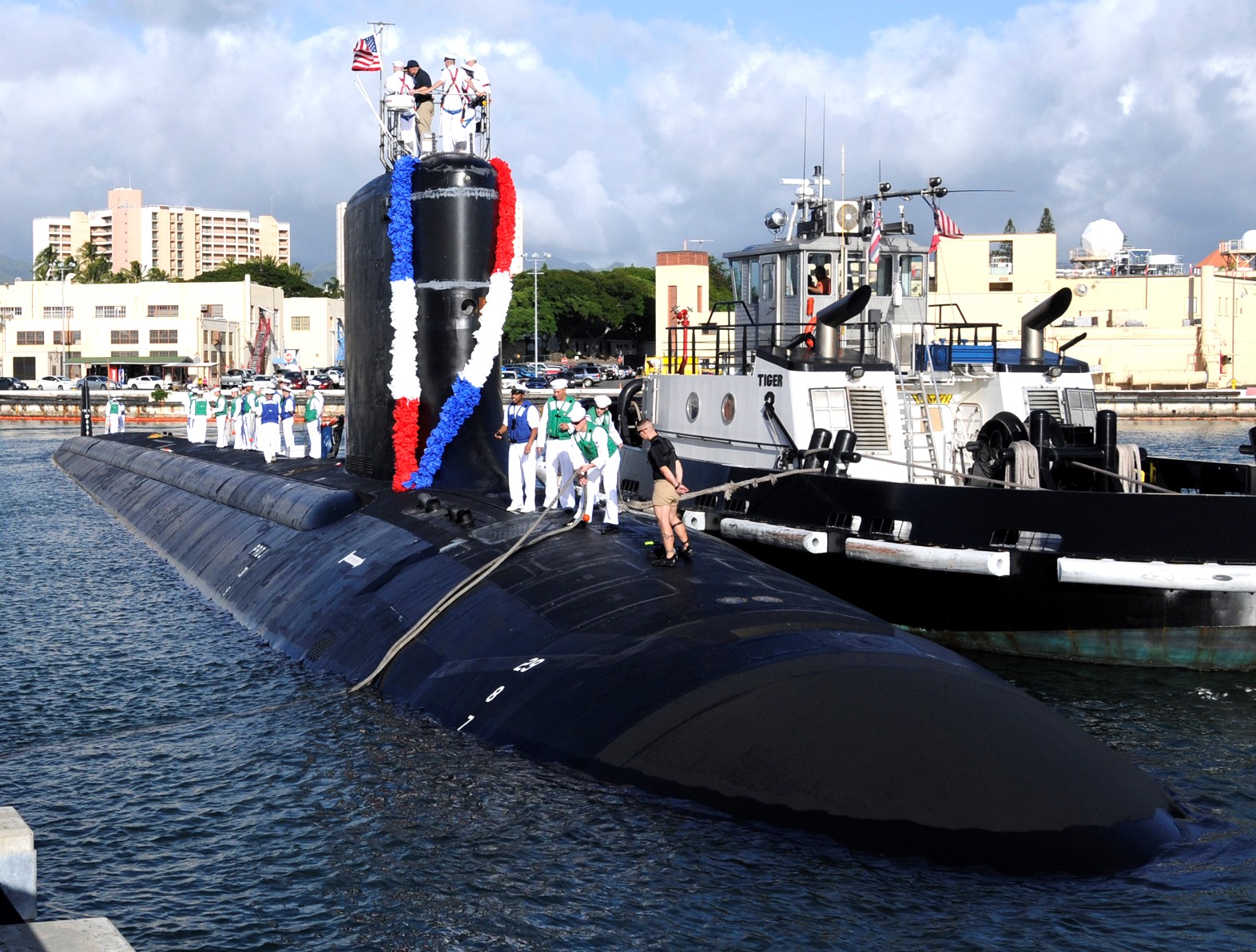 ssn-777 uss north carolina virginia class attack submarine us navy 2010 19 joint base pearl harbor hickam hawaii