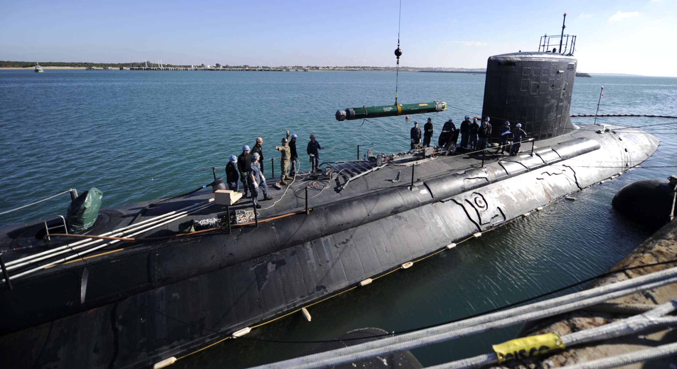 ssn-781 uss california virginia class attack submarine us navy 25 mk-48 torpedo onload