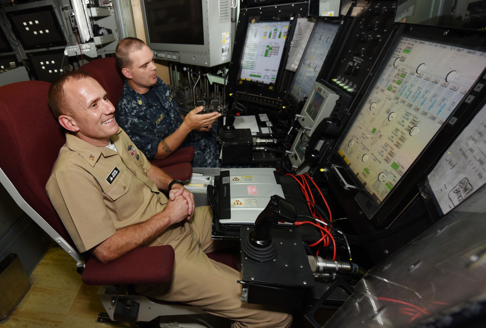 ssn-782 uss mississippi virginia class attack submarine us navy 2016 02 control room