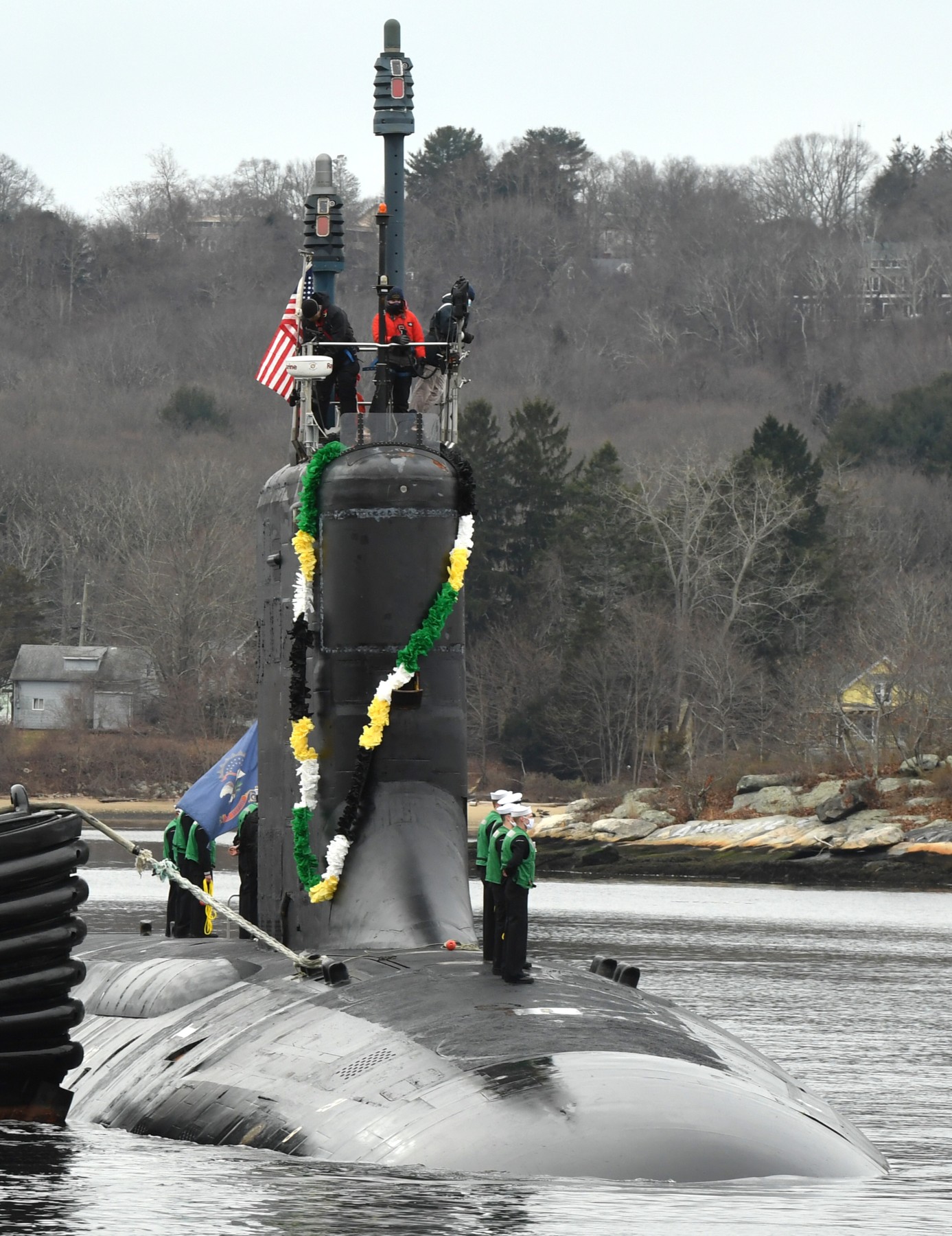 ssn-784 uss north dakota virginia class attack submarine us navy 40 returning new london groton