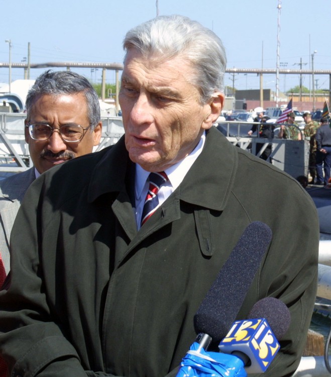 john warner secnav senator virginia ssn uss 04