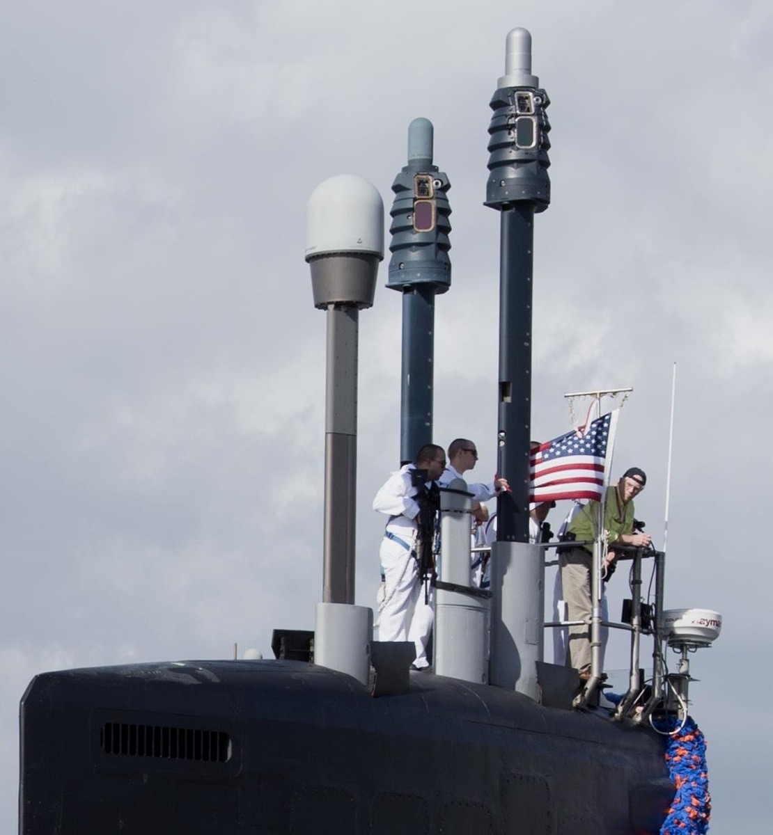 ssn-786 uss illinois virginia class attack submarine us navy 26a photonic mast antenna