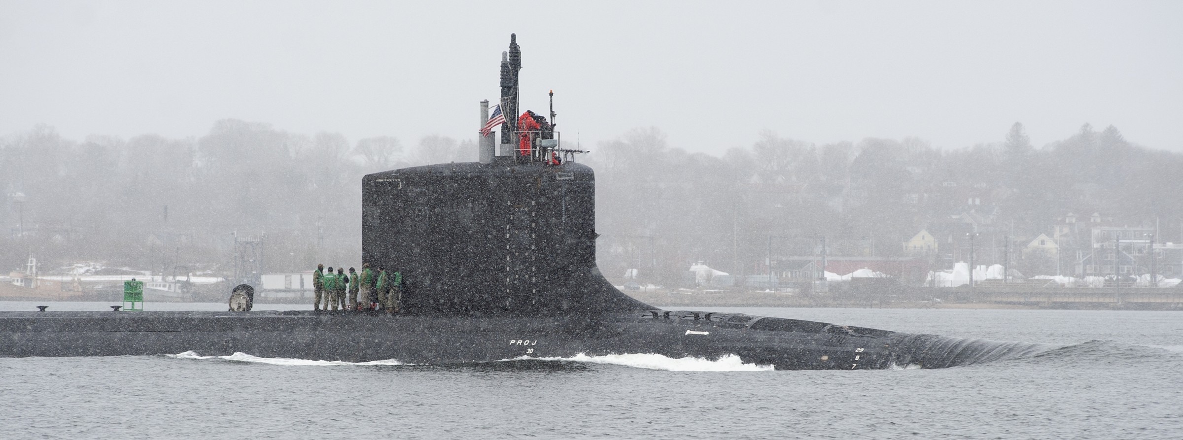 ssn-792 uss vermont virginia class attack submarine us navy 12 returning new london subase groton