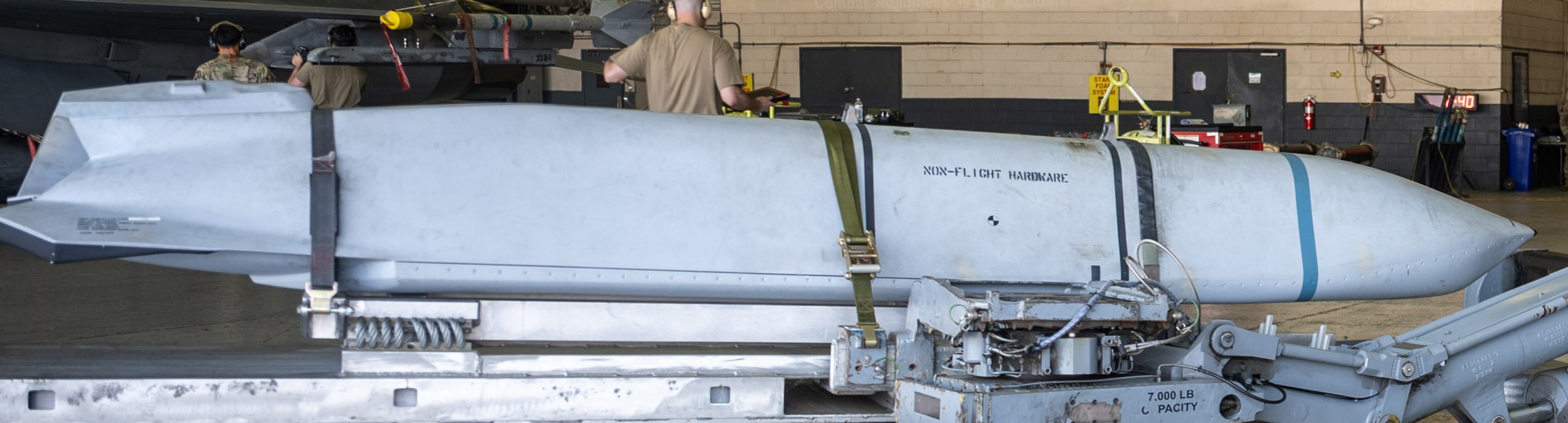 agm-158a jassm joint air-to-surface standoff missile usaf navy usmc 02