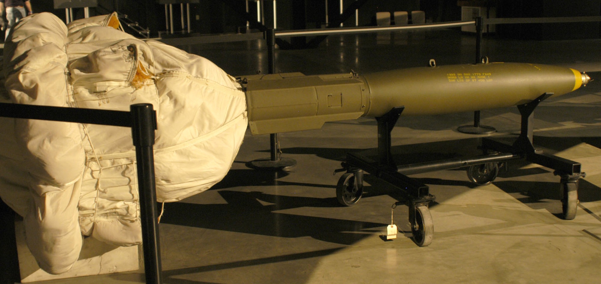 mark 82 mk.82 air general purpose bomb 500 lbs high-drag air inflatable retarder ballute navy air force 02