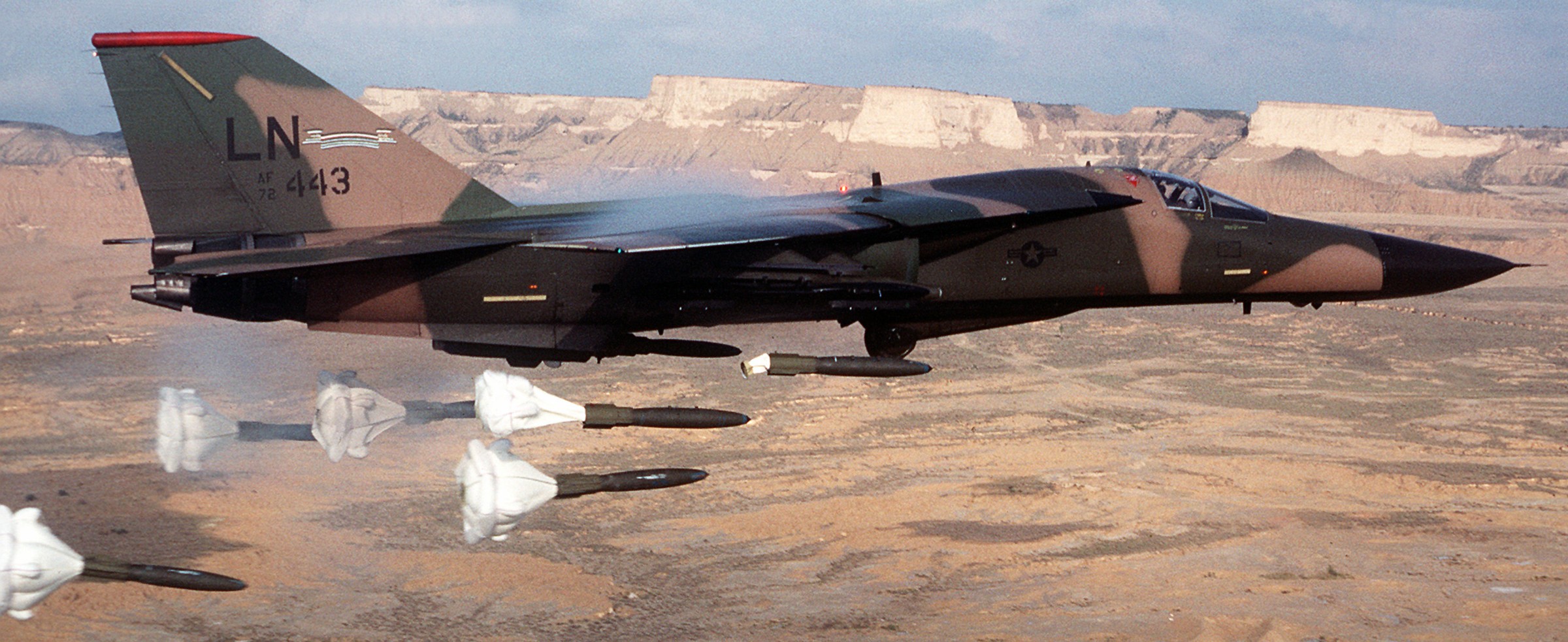 mark 82 mk.82 air general purpose bomb 500 lbs high-drag air inflatable retarder ballute navy air force 04
