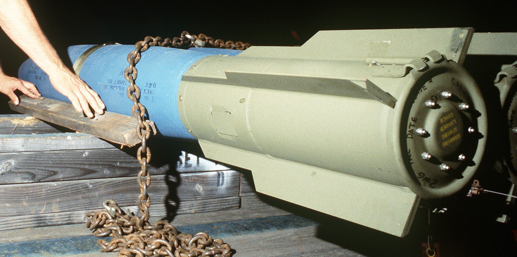 mark 82 mk.82 air general purpose bomb 500 lbs high-drag air inflatable retarder ballute navy air force 06