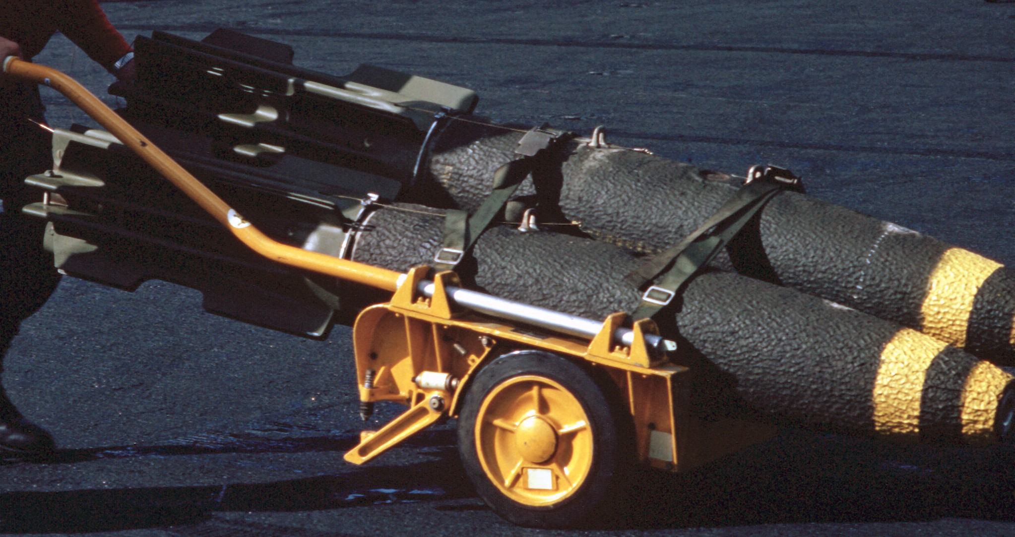 blu-111a/b snakeye general purpose bomb 500 lbs high-drag mk.82 navy 02
