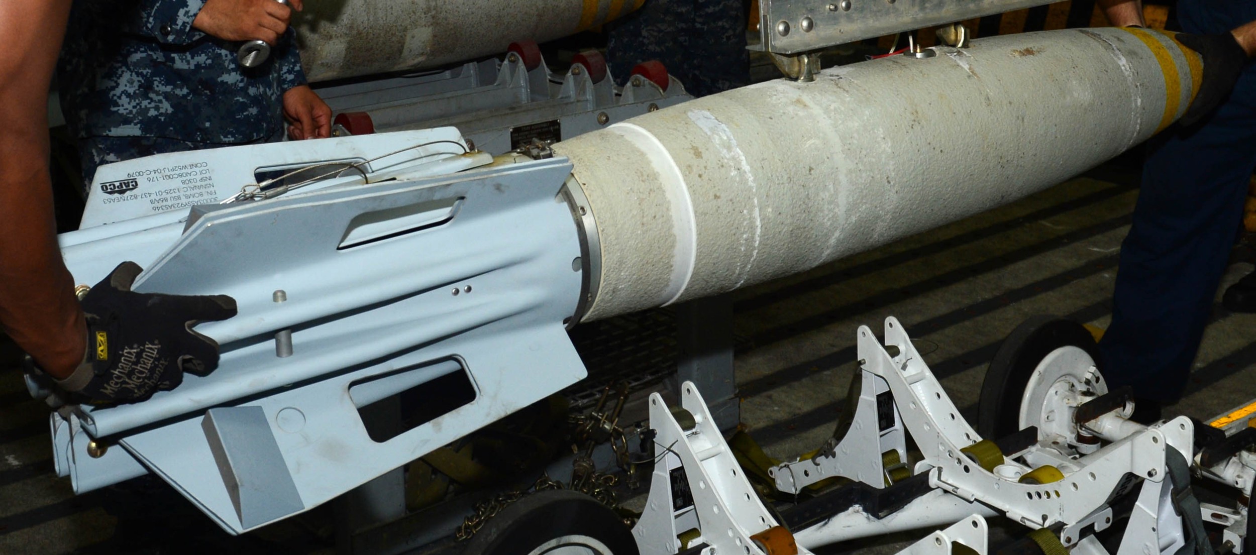blu-111a/b snakeye general purpose bomb 500 lbs high-drag mk.82 navy 04