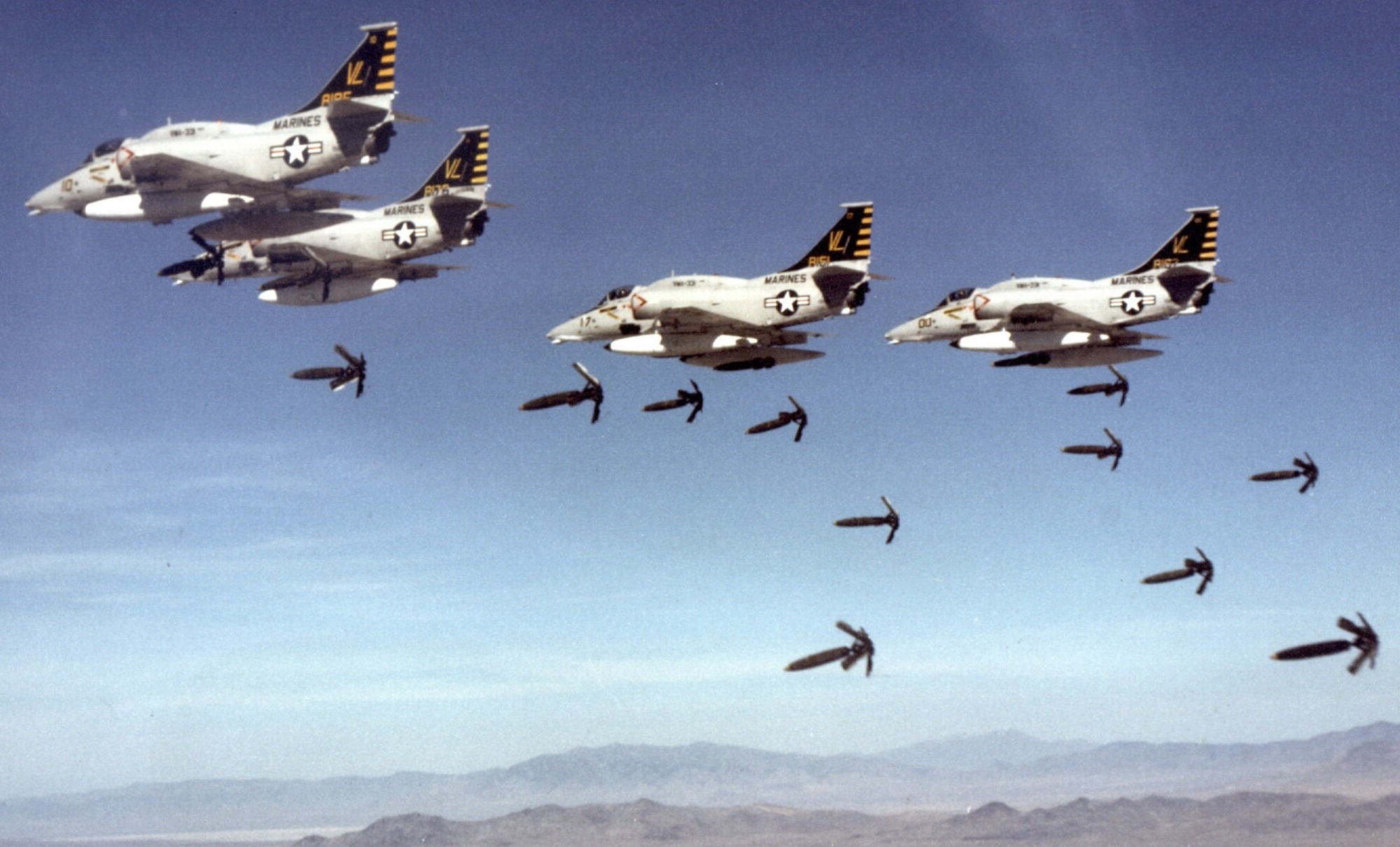 blu-111a/b snakeye general purpose bomb 500 lbs high-drag mk.82 navy a-4 skyhawk 06