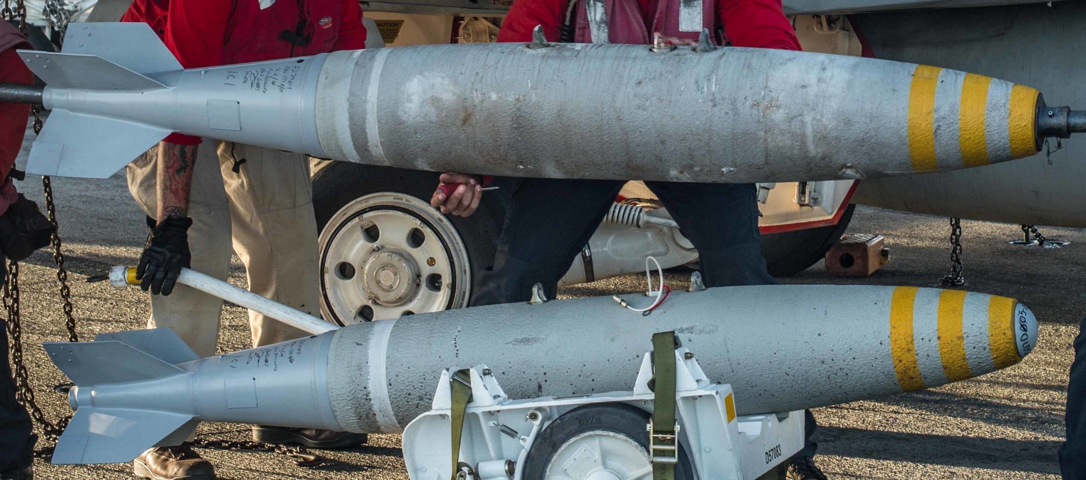 blu-111a/b general purpose bomb 500 lbs low drag mk.82 navy 02