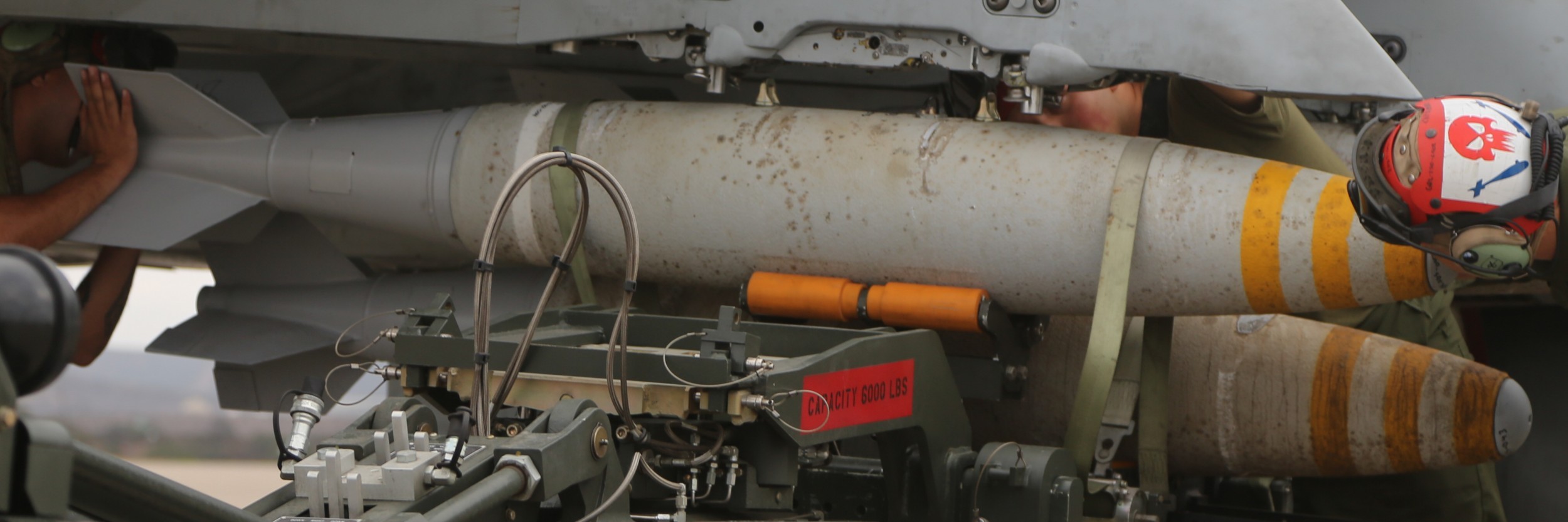 blu-111a/b general purpose bomb 500 lbs low drag mk.82 navy 10