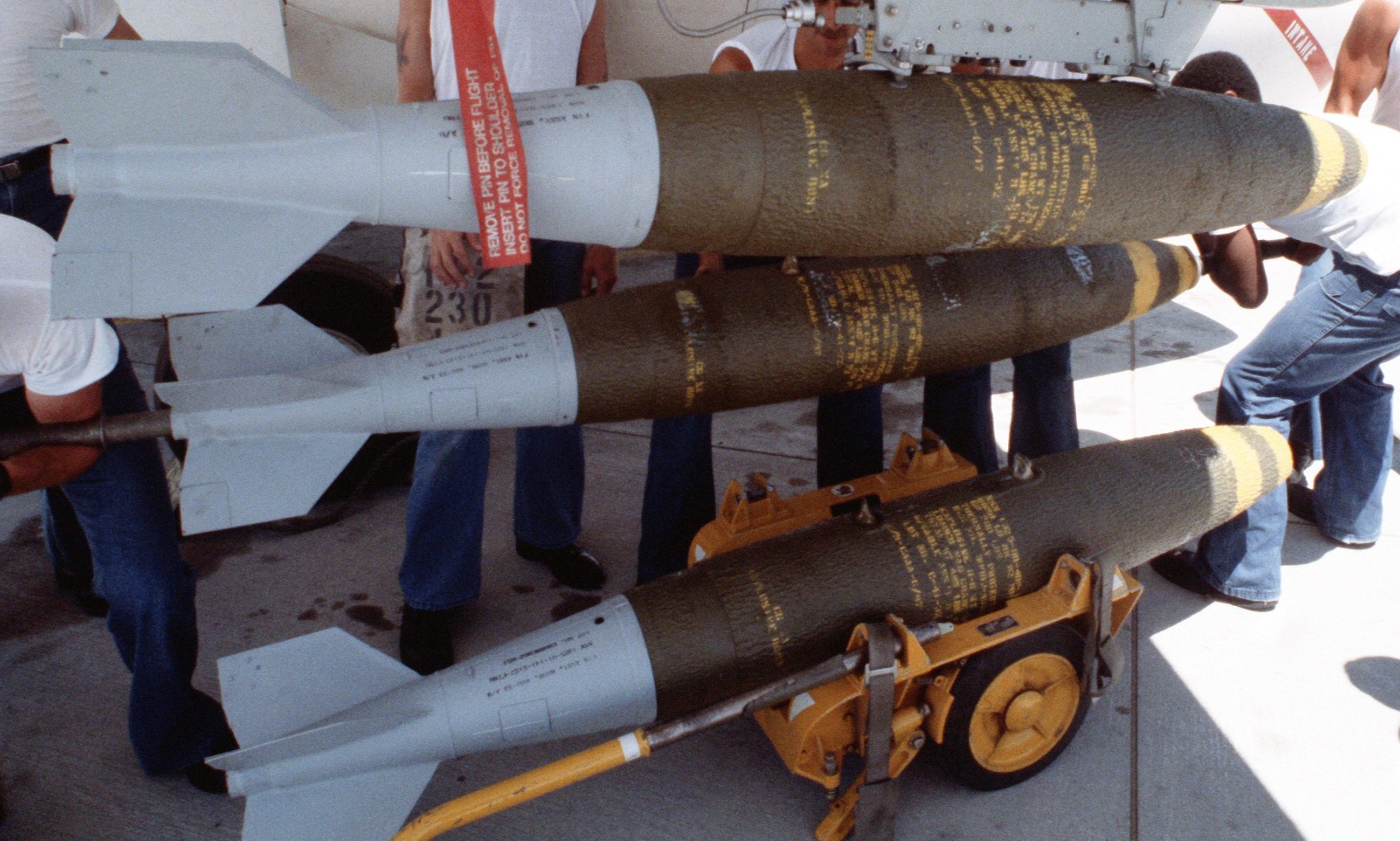 blu-111a/b general purpose bomb 500 lbs low drag mk.82 navy 21