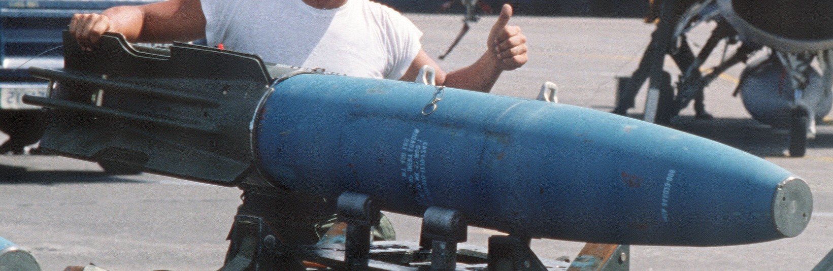 mark 82 mk.82 blu-111 blu-126 blu-129 snakeye general purpose bomb 500 lbs high-drag 03