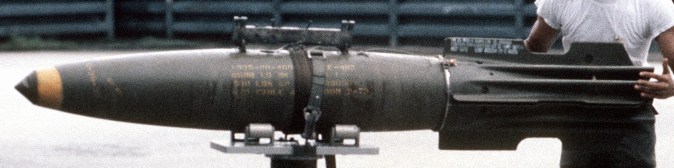 mark 82 mk.82 blu-111 blu-126 blu-129 snakeye general purpose bomb 500 lbs high-drag 08