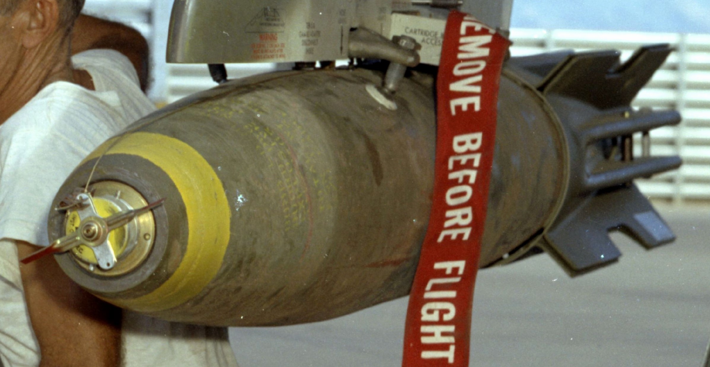 mark 82 mk.82 blu-111 blu-126 blu-129 snakeye general purpose bomb 500 lbs high-drag 09