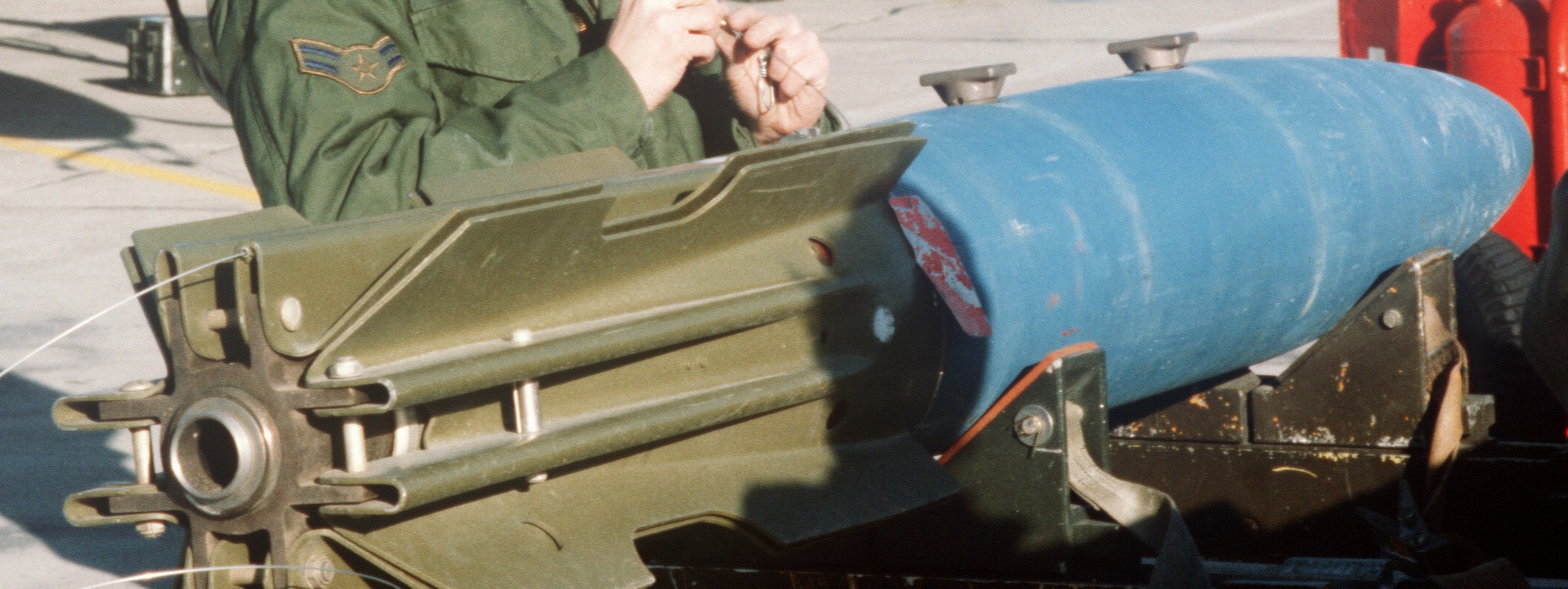 mark 82 mk.82 blu-111 blu-126 blu-129 snakeye general purpose bomb 500 lbs high-drag 12