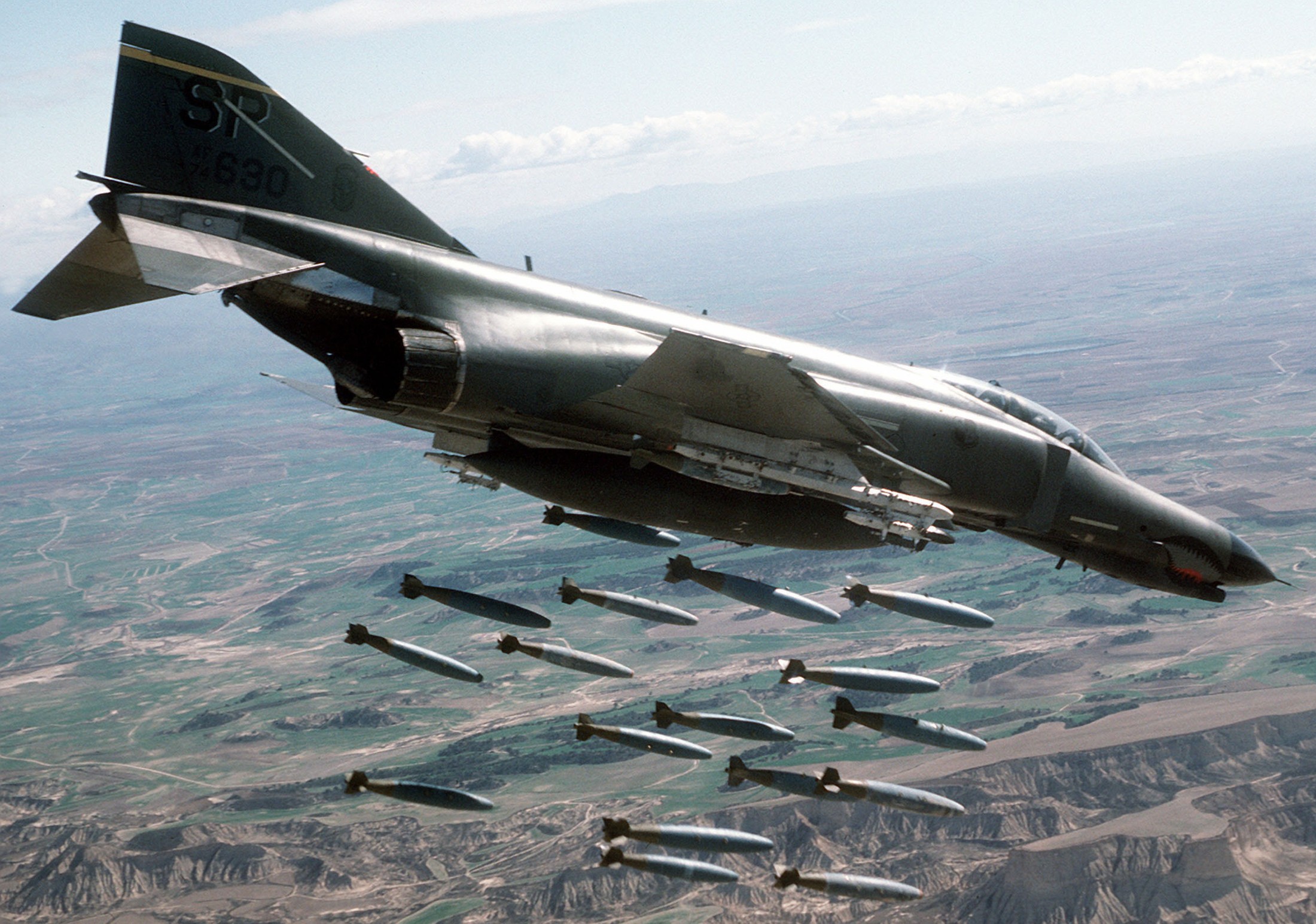mark 82 mk.82 blu-111 blu-126 blu-129 general purpose bomb 500 lbs low drag usaf f-4 phantom 52