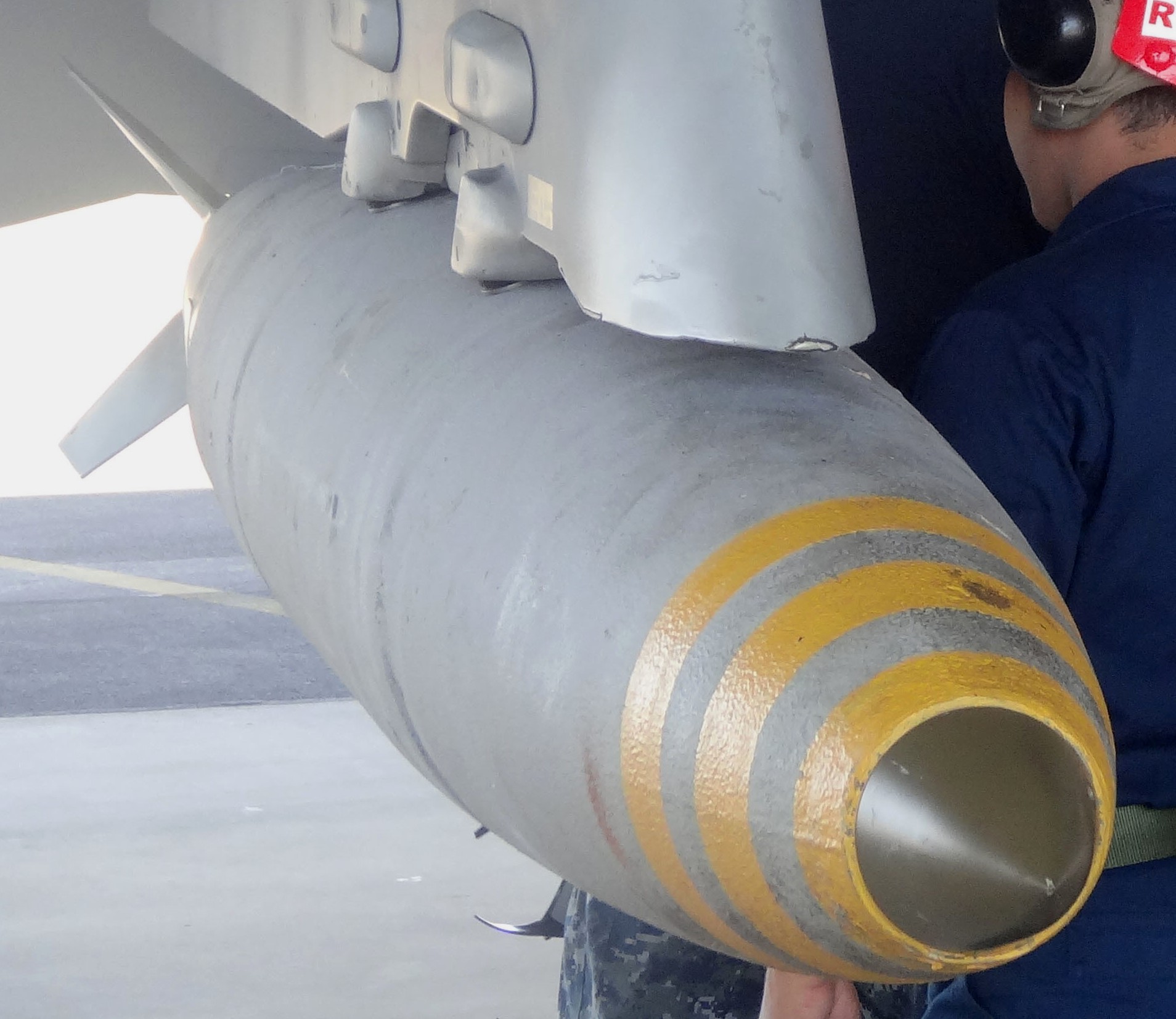 blu-110 general purpose bomb 1000 lbs low drag mk.83 navy 03