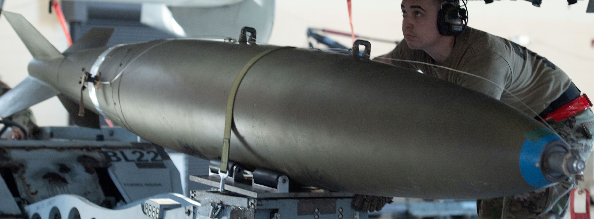 mark 83 mk.83 general purpose bomb 1000 lbs low drag air force navy 04