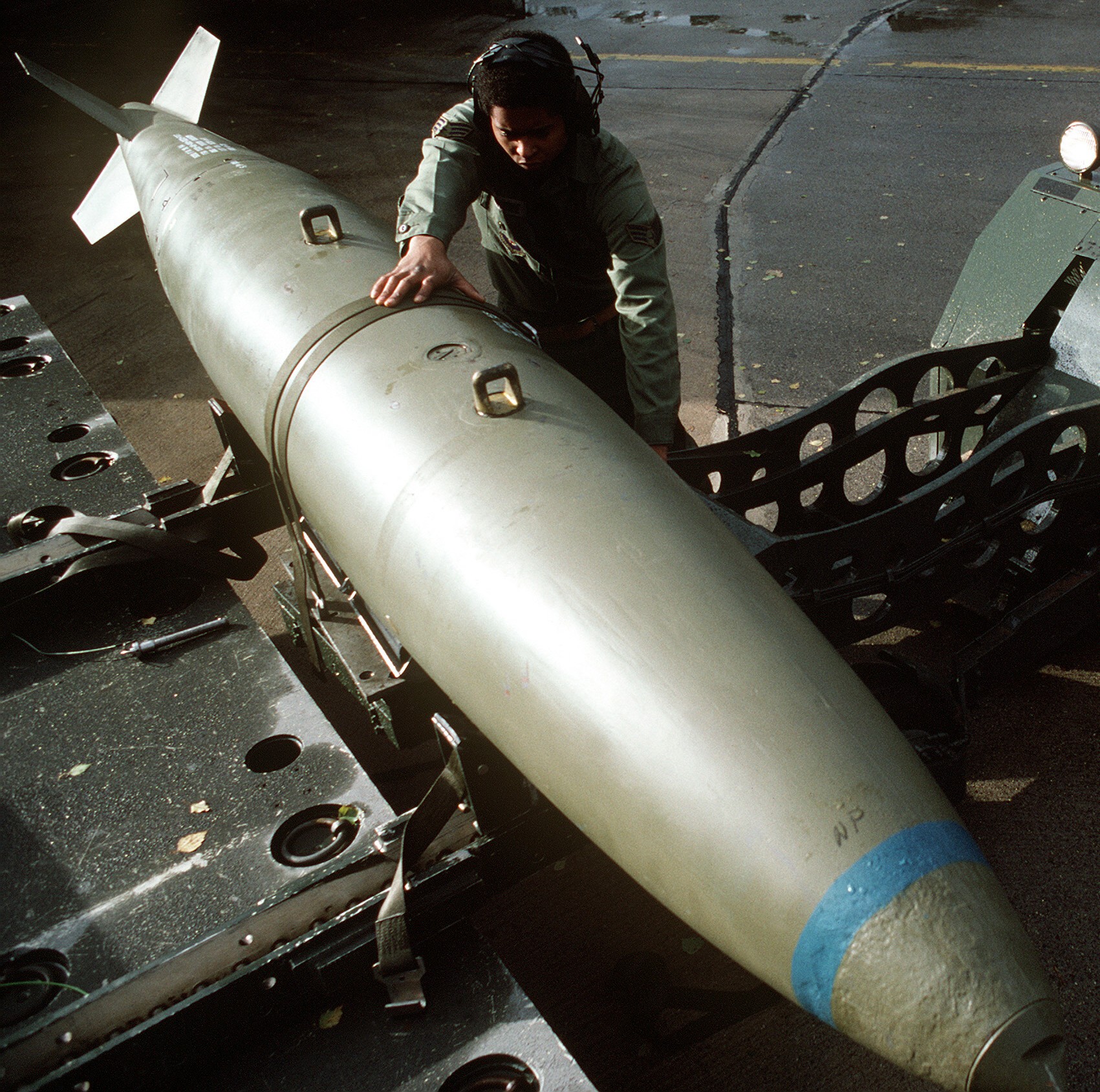 mark 84 mk.84 blu-109 general purpose bomb 2000 lbs low drag air force navy 06