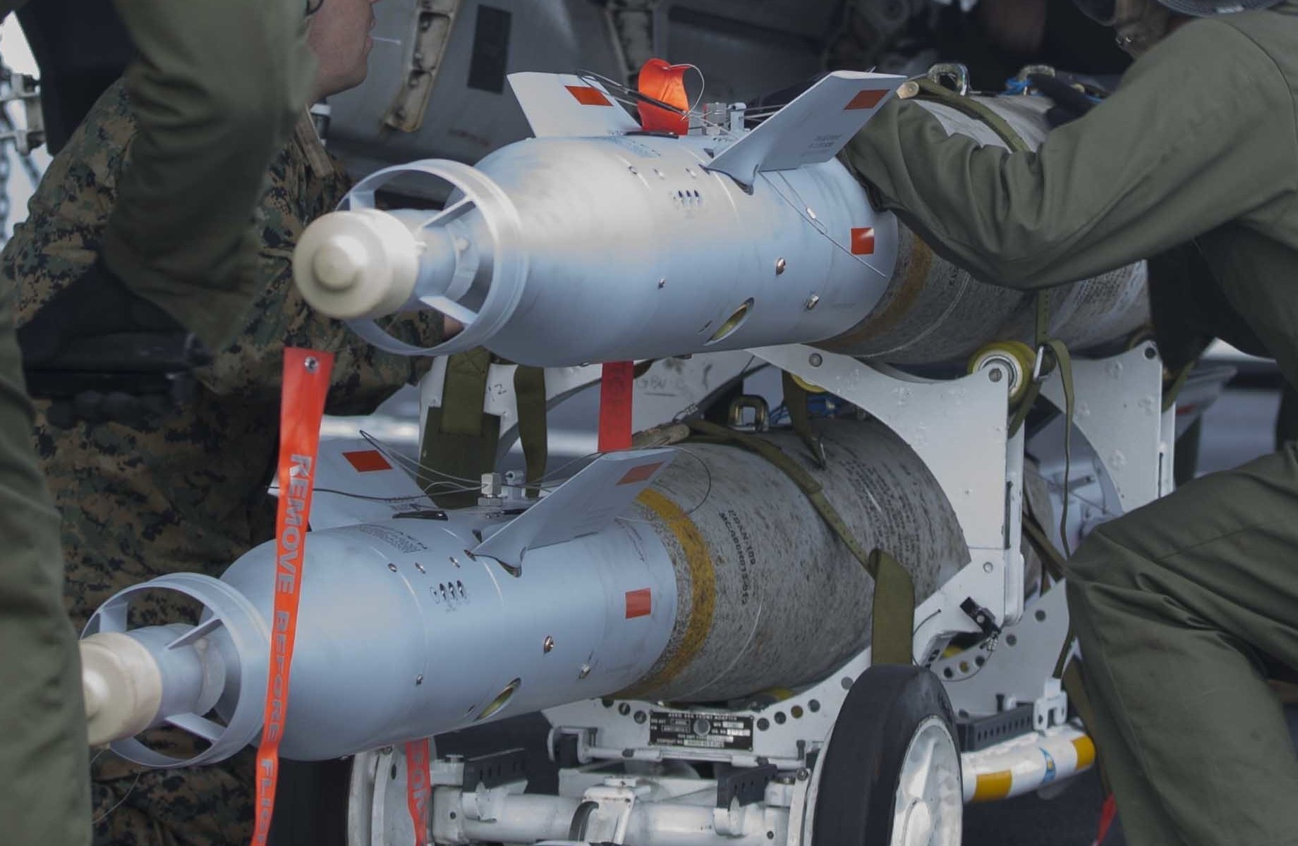 gbu-12 paveway laser guided bomb unit gbu 500 lbs air force navy marines 18