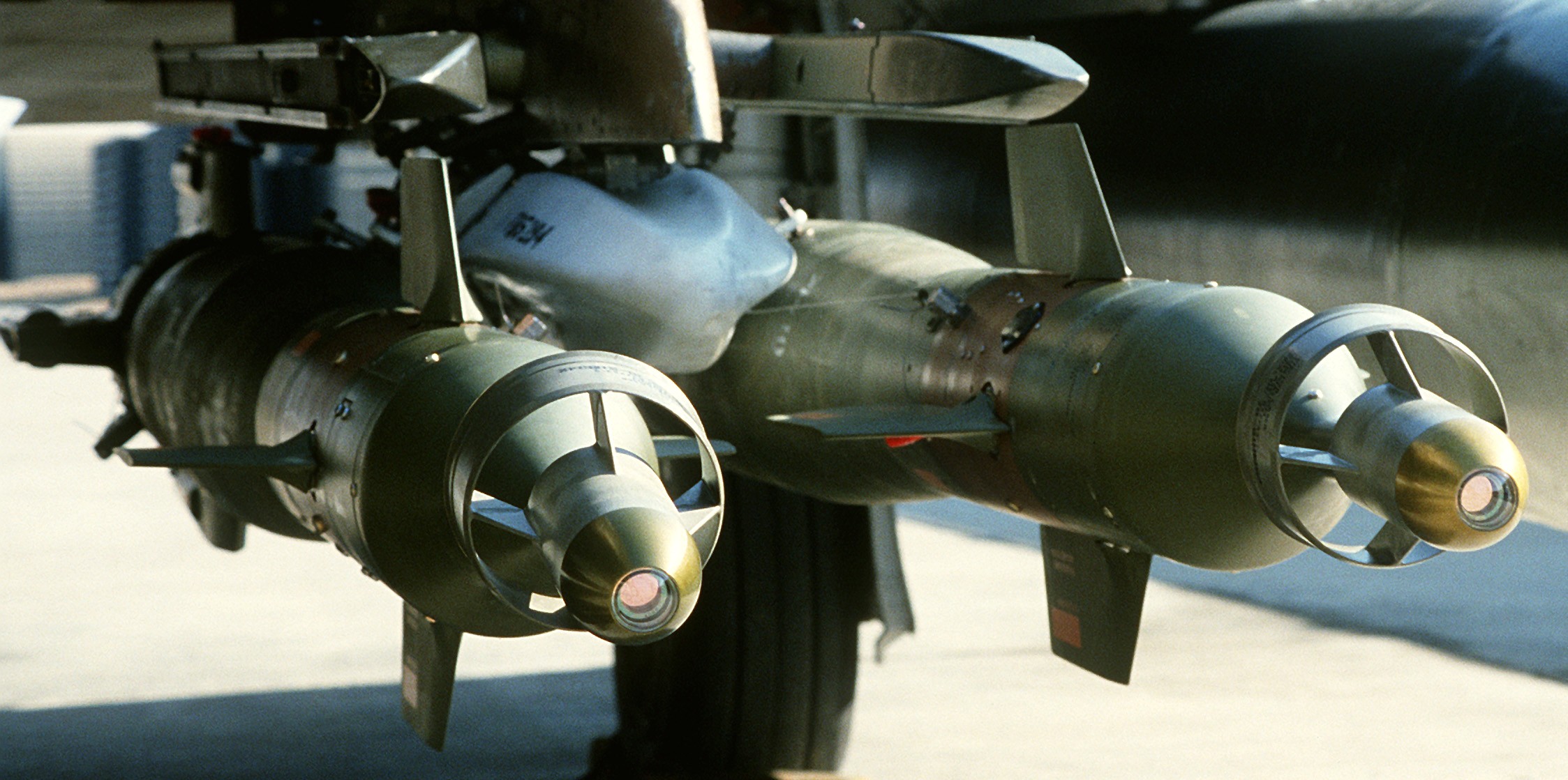 gbu-12 paveway laser guided bomb unit gbu 500 lbs air force navy marines 25